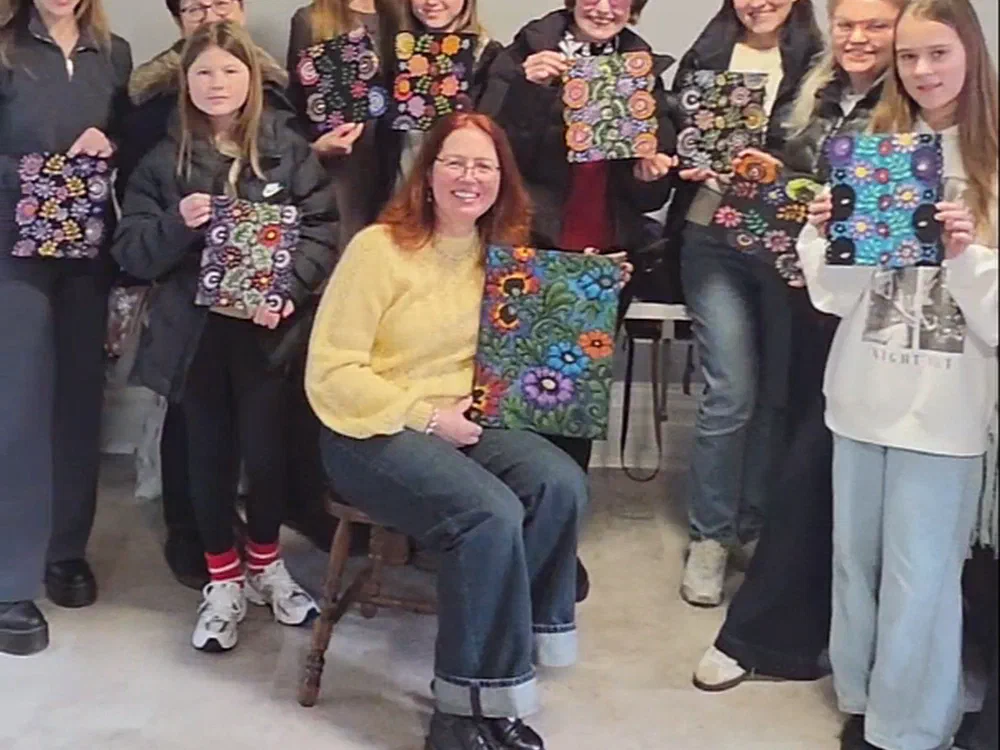 Art Class on Lace Painting